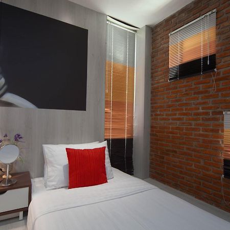 הוסטל צ'יאנג מאי Sleep Walker Poshtel מראה חיצוני תמונה
